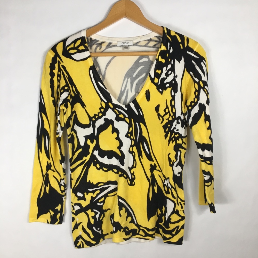 Cache yellow and black geometric v-neck sweater